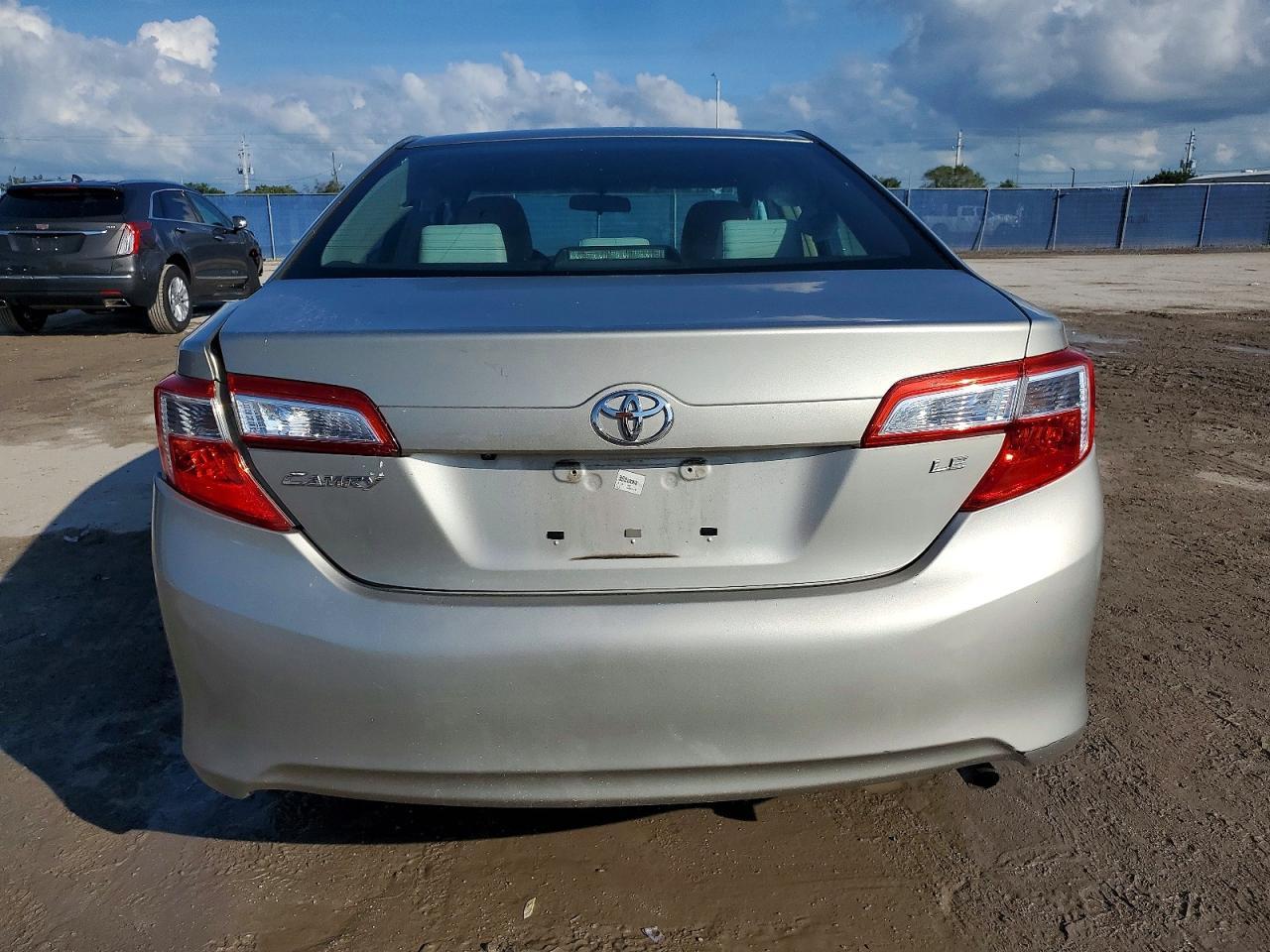 2014 TOYOTA CAMRY