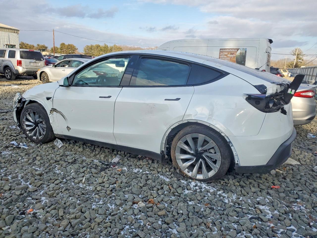 2026 TESLA MODEL Y