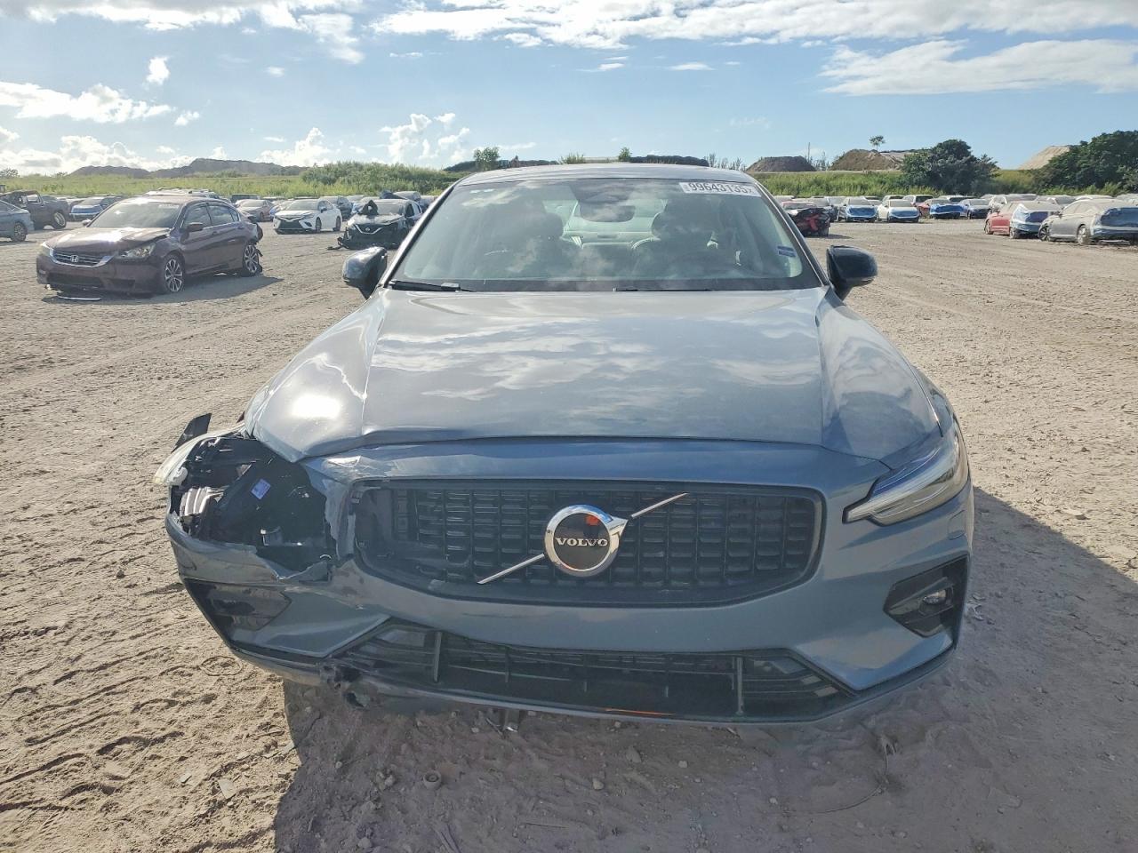 2024 VOLVO S60