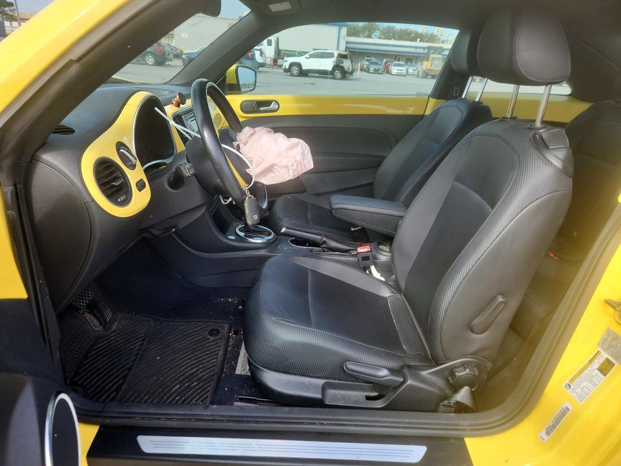 2012 VOLKSWAGEN Beetle