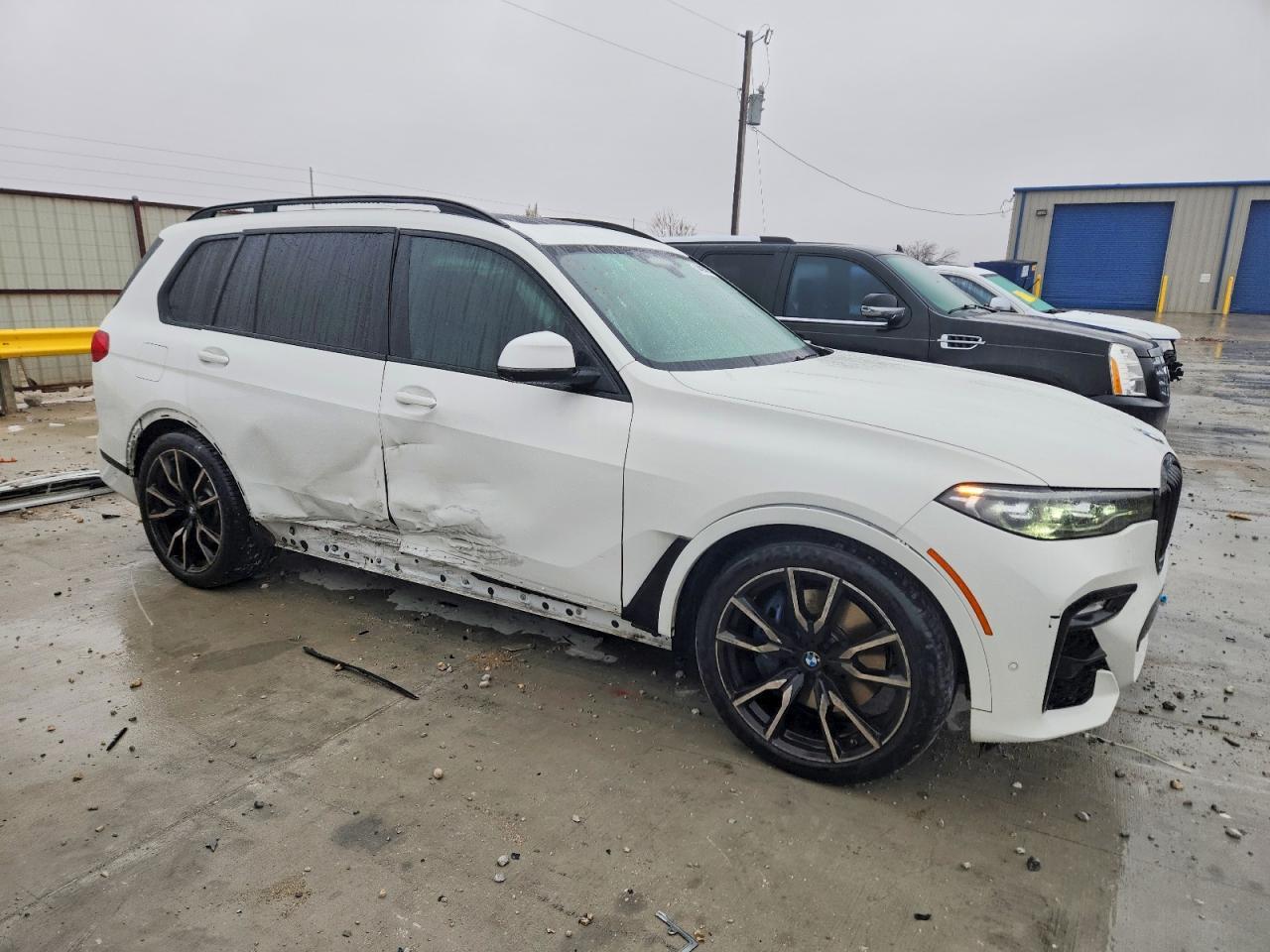 2022 BMW X7