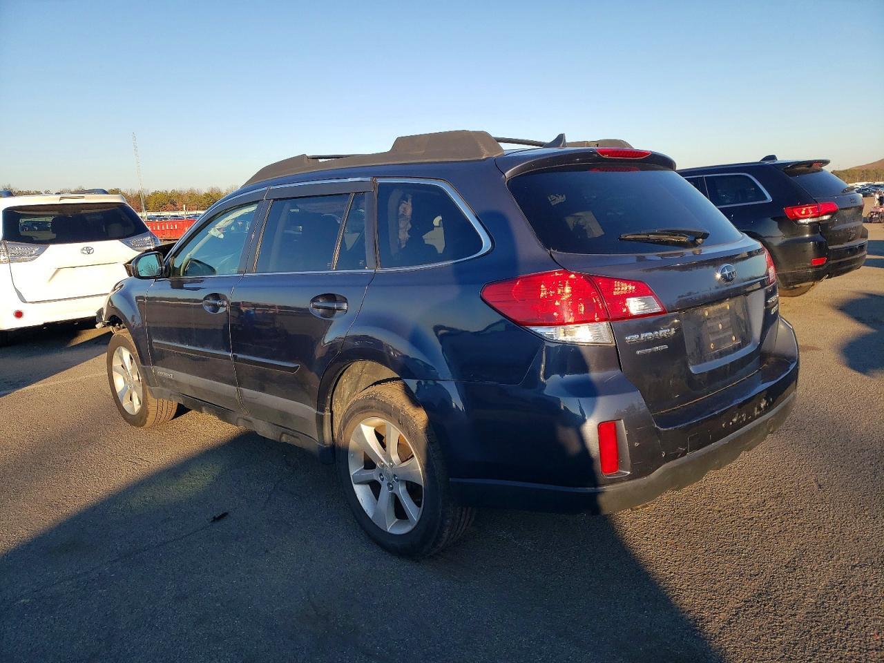 2014 SUBARU Outback