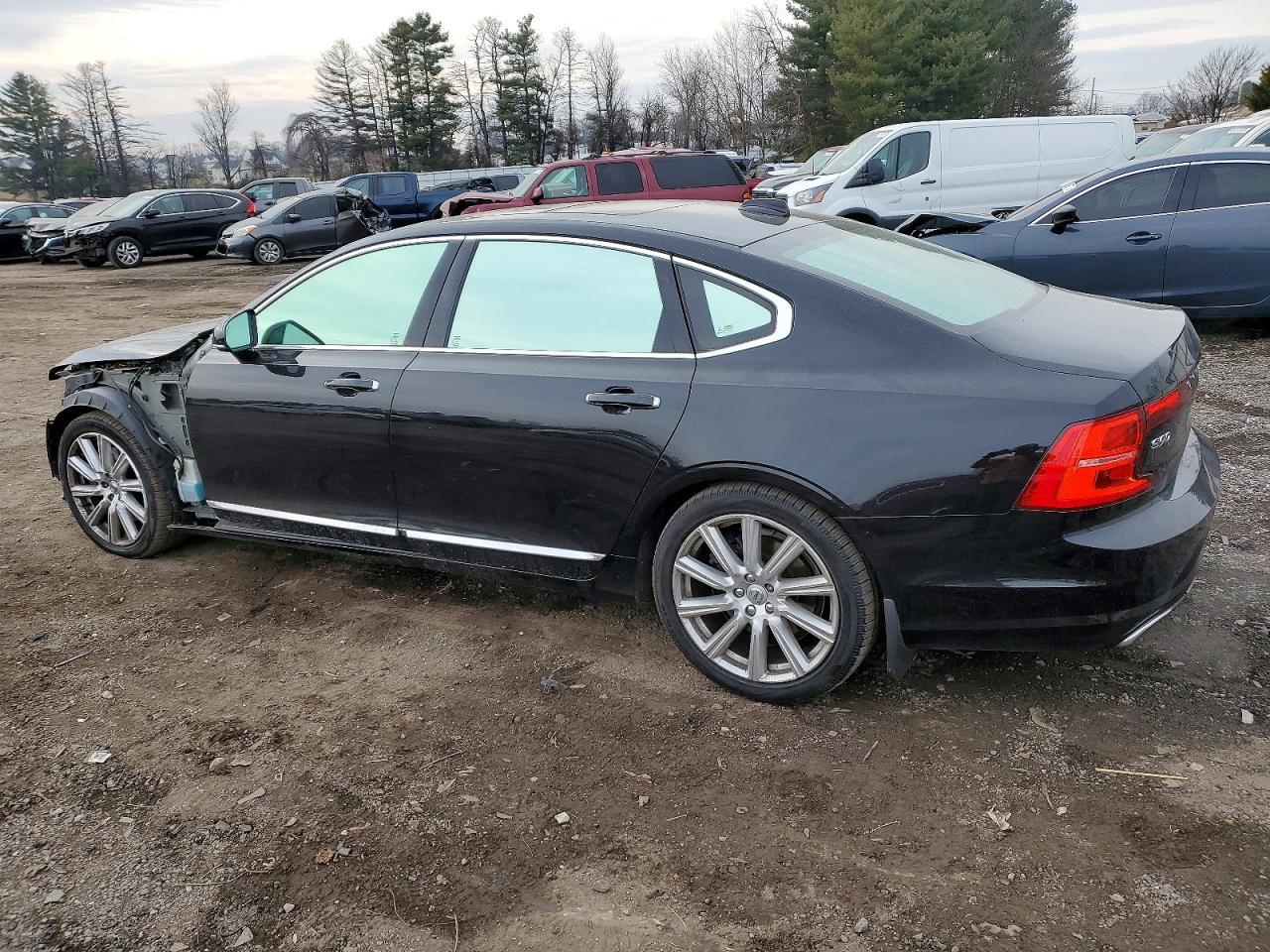 2018 VOLVO S90