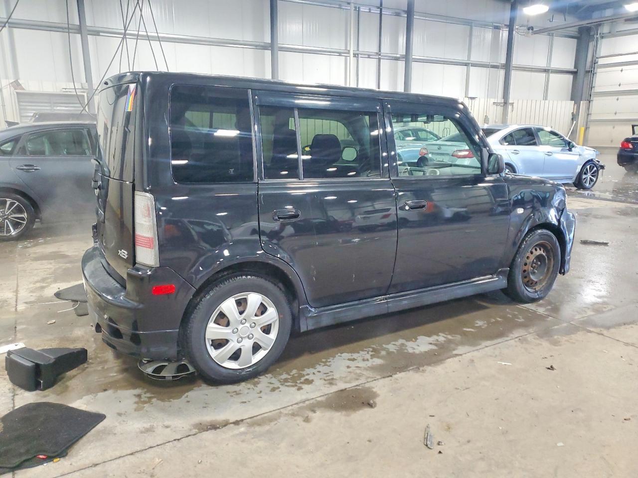 2005 TOYOTA SCION