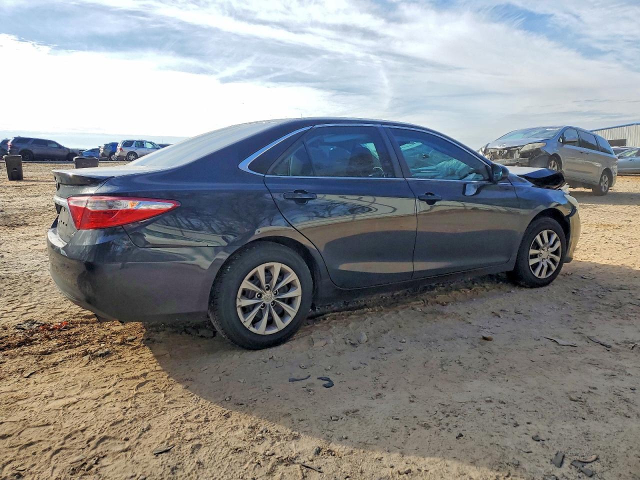 2016 TOYOTA CAMRY
