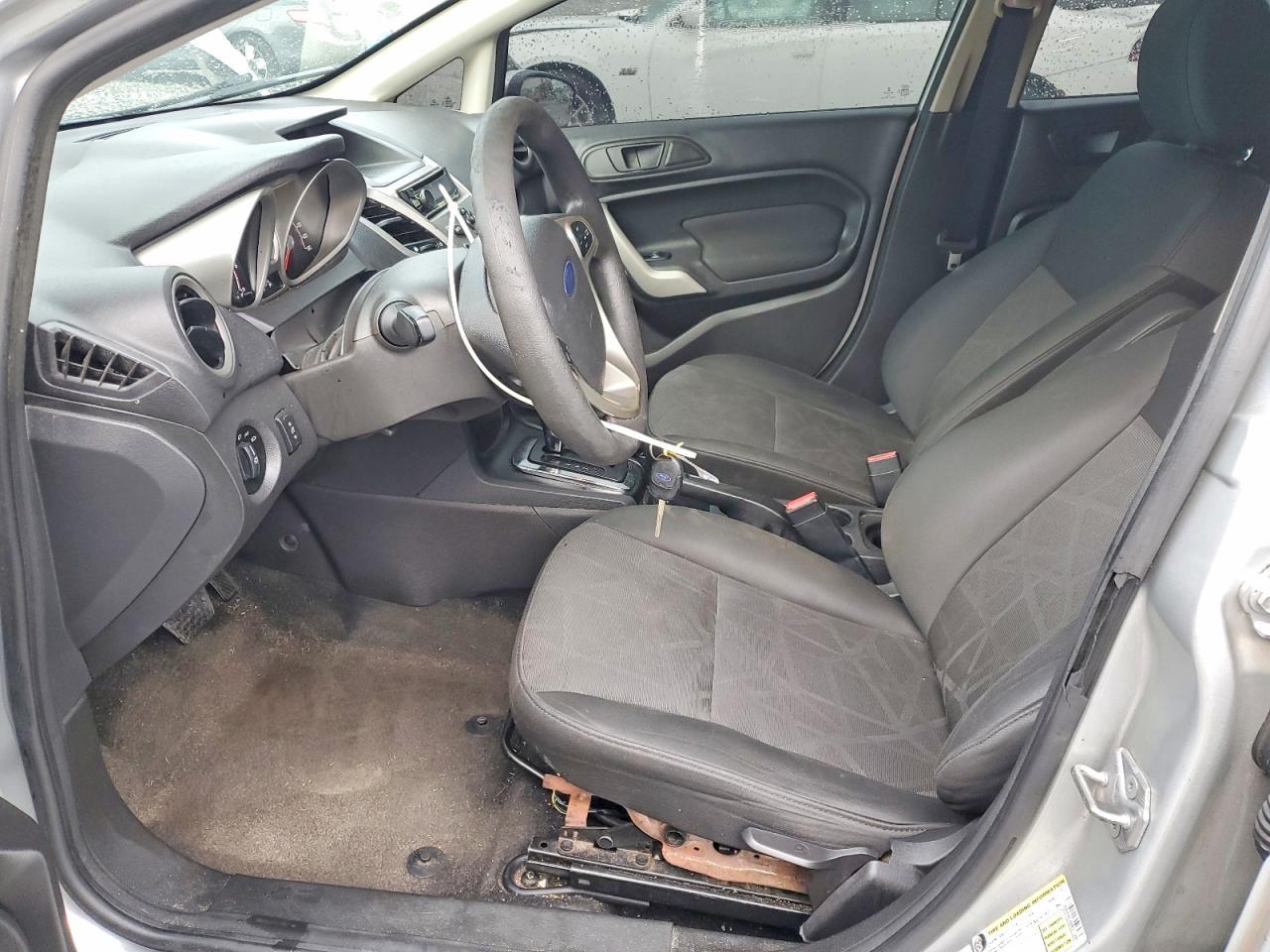 2013 FORD Fiesta