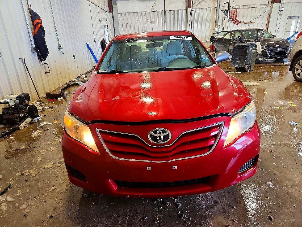 2011 TOYOTA CAMRY