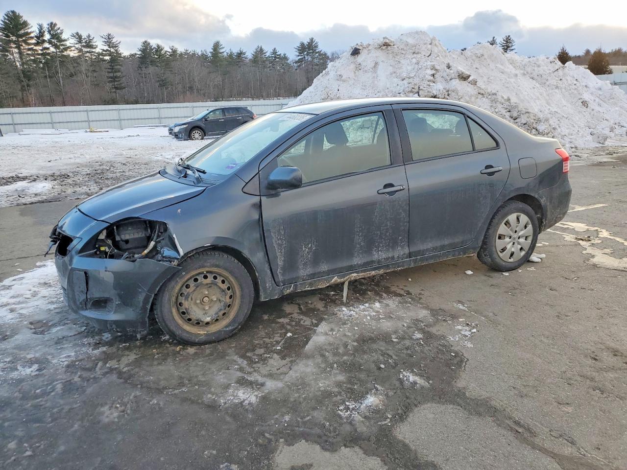 2011 TOYOTA YARIS