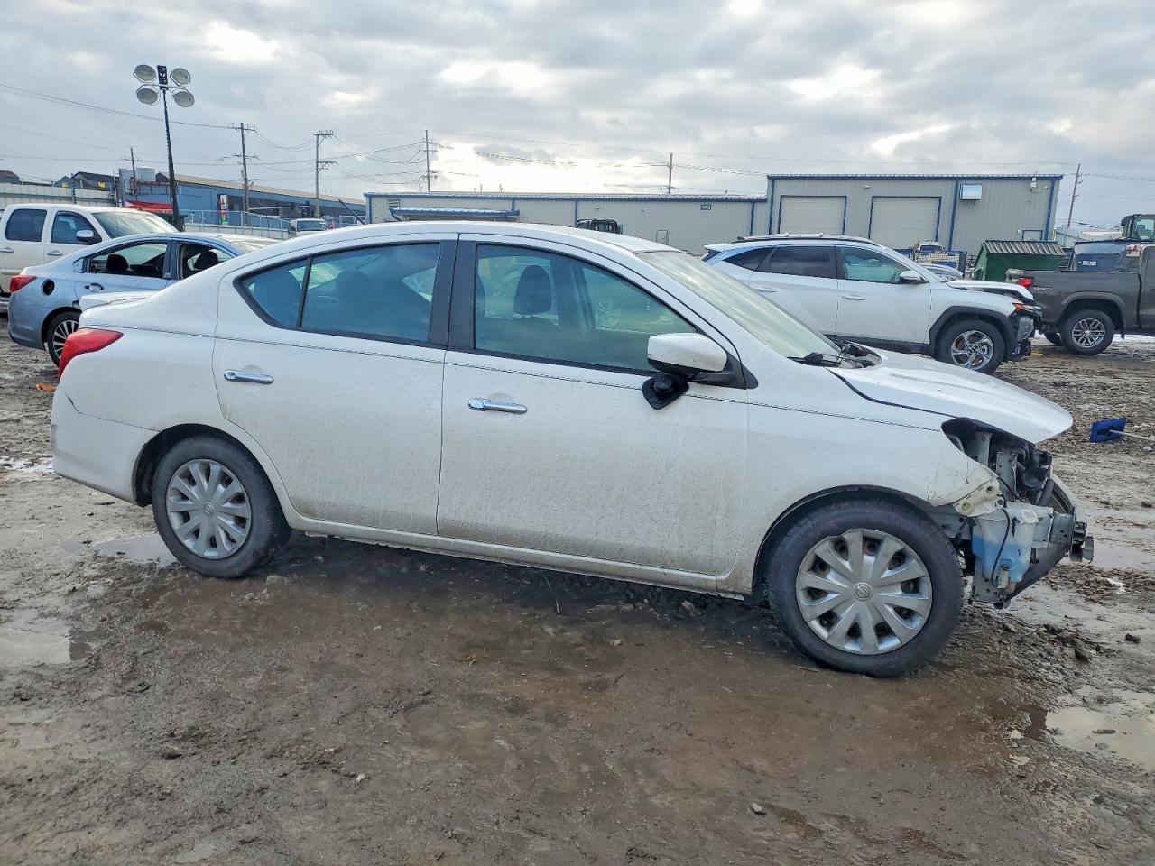 2019 NISSAN VERSA