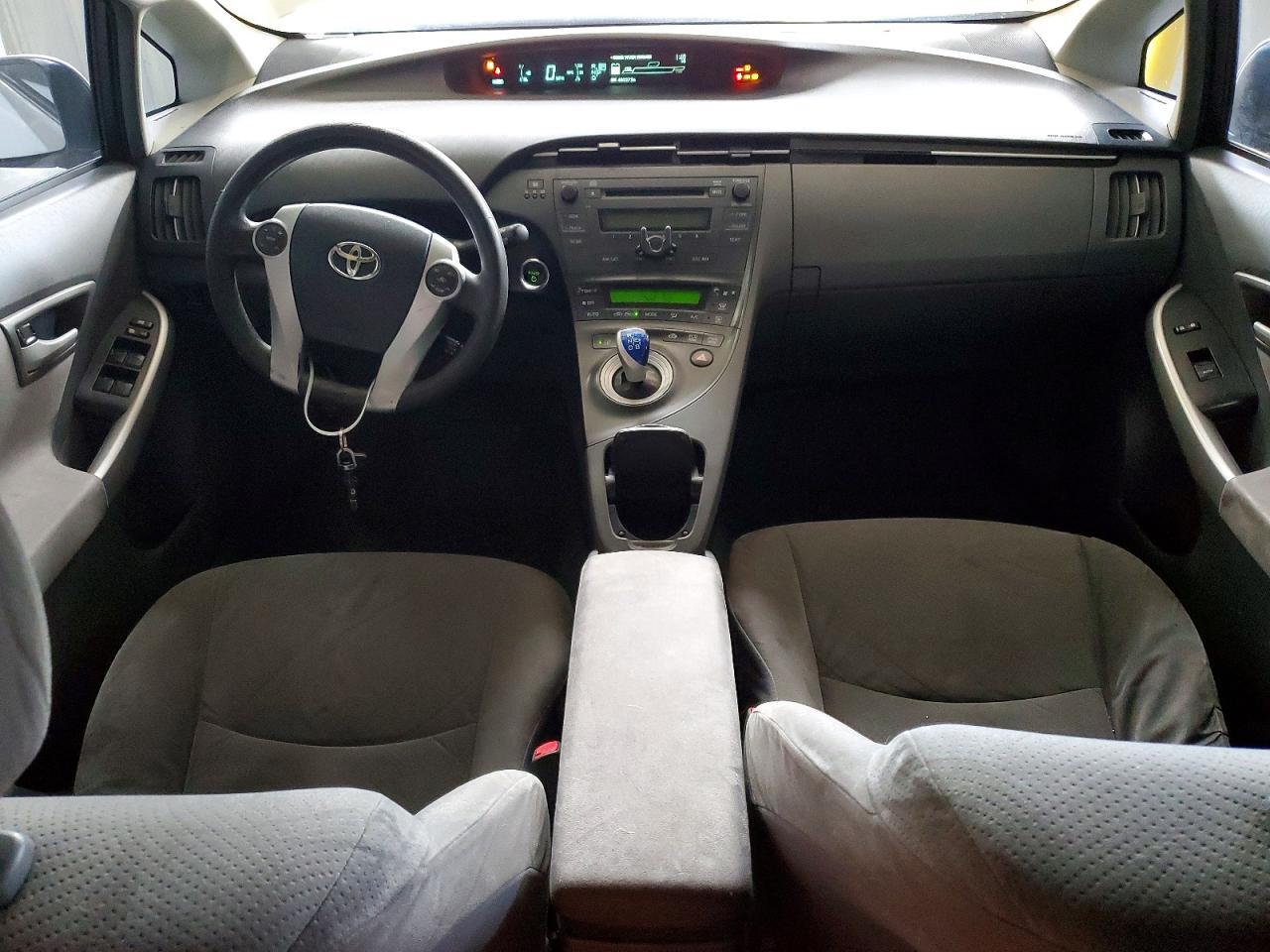 2011 TOYOTA PRIUS