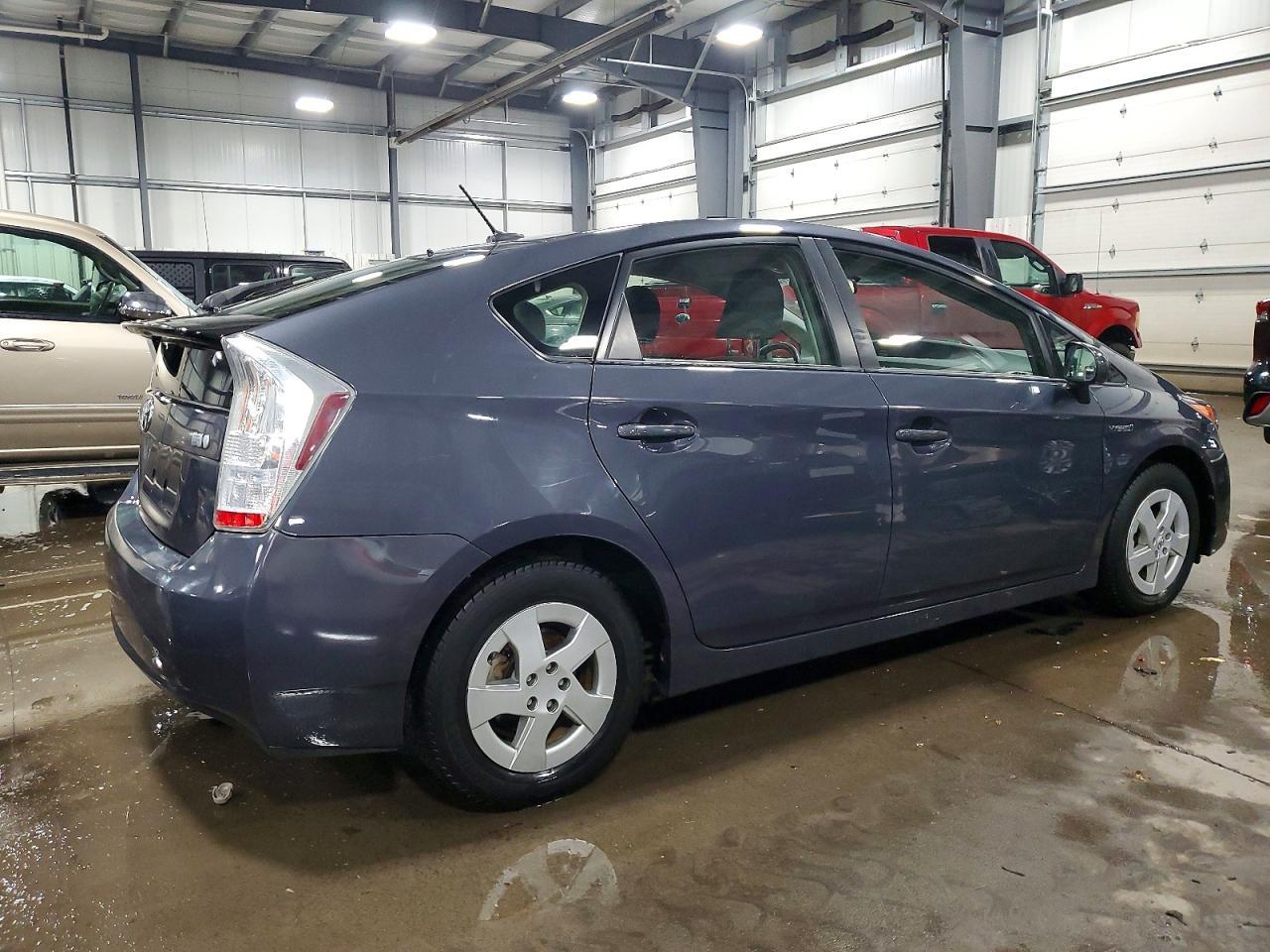 2011 TOYOTA PRIUS
