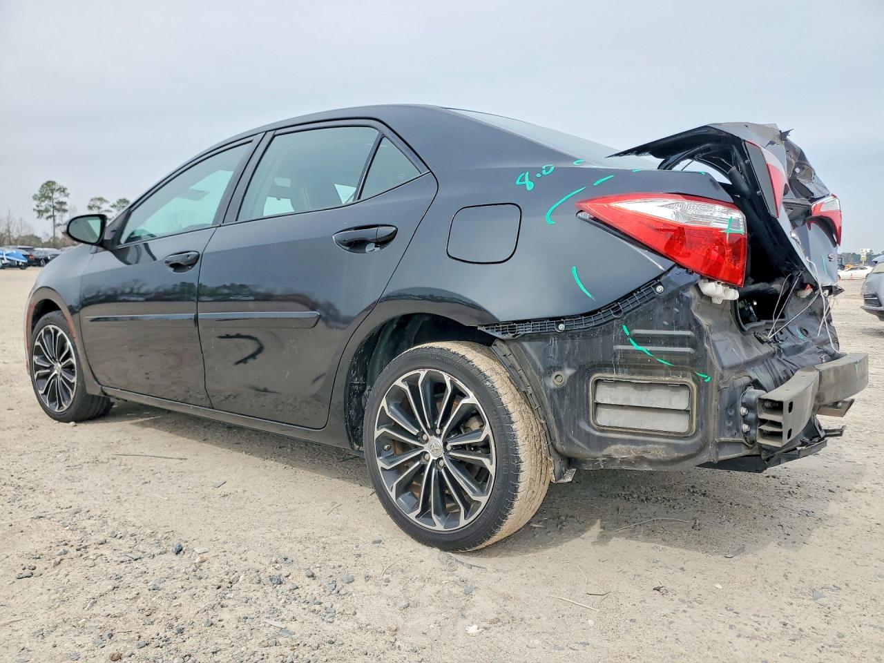 2016 TOYOTA COROLLA