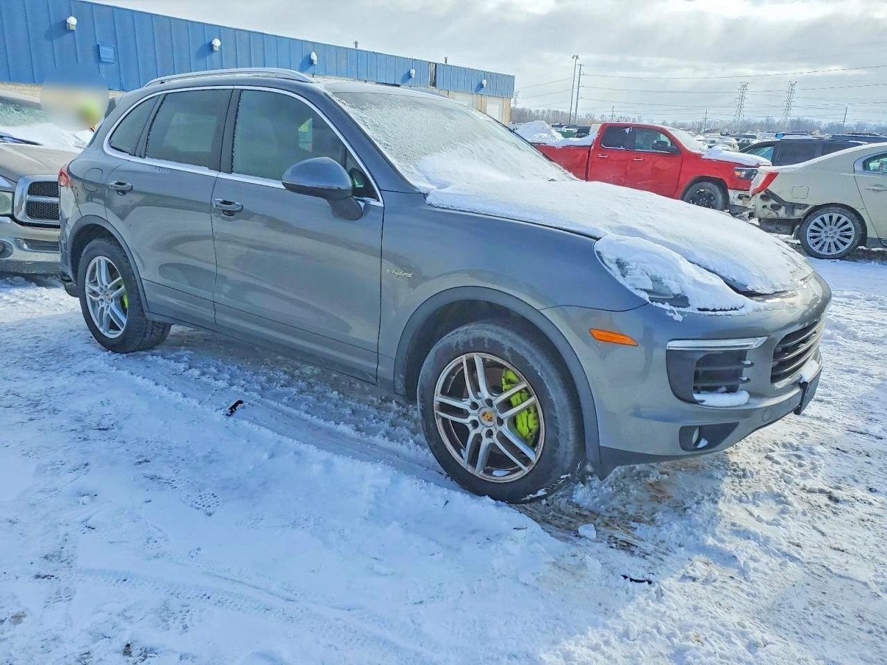 2017 PORSCHE CAYENNE