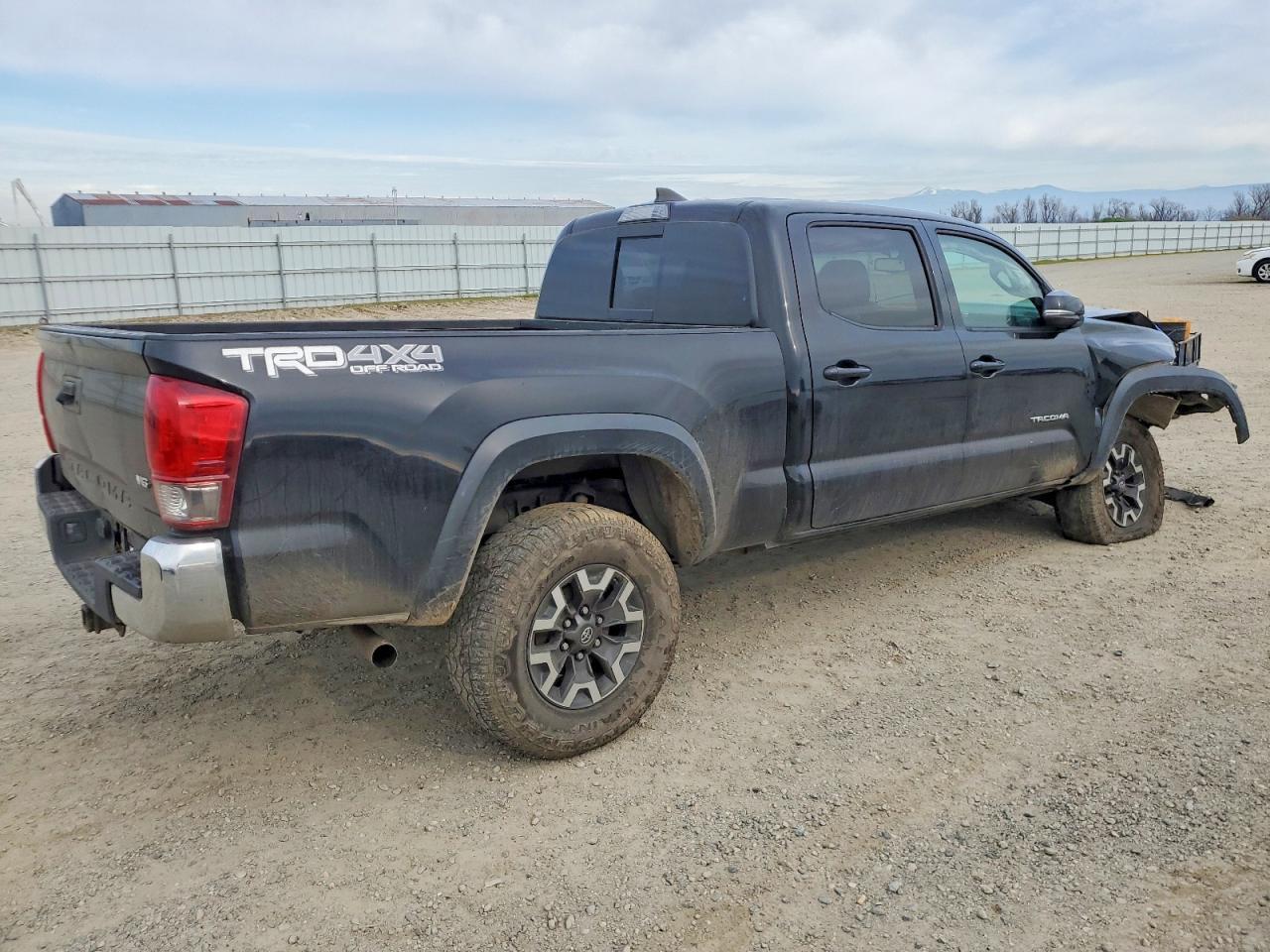 2017 TOYOTA TACOMA