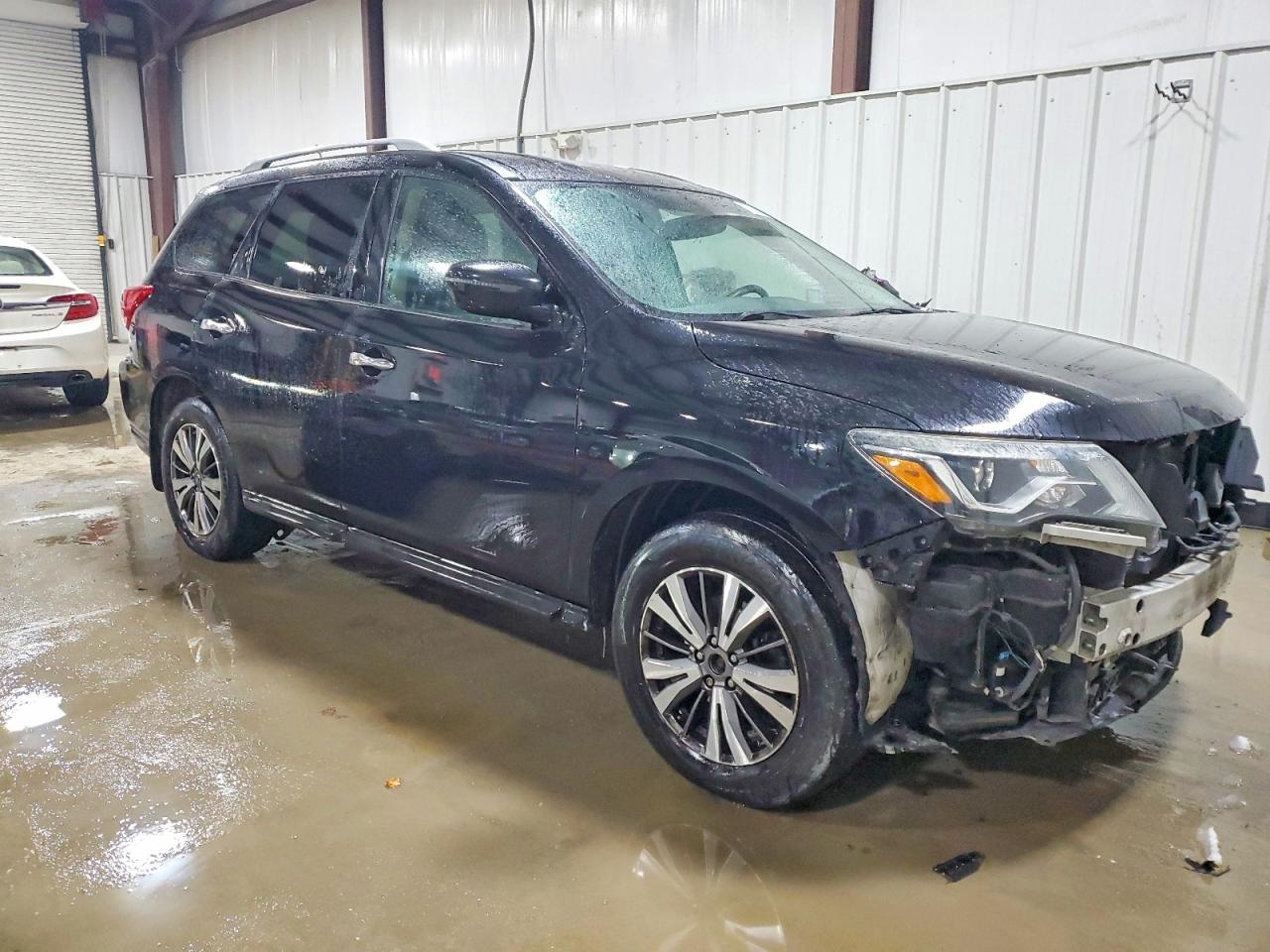 2017 NISSAN PATHFINDER