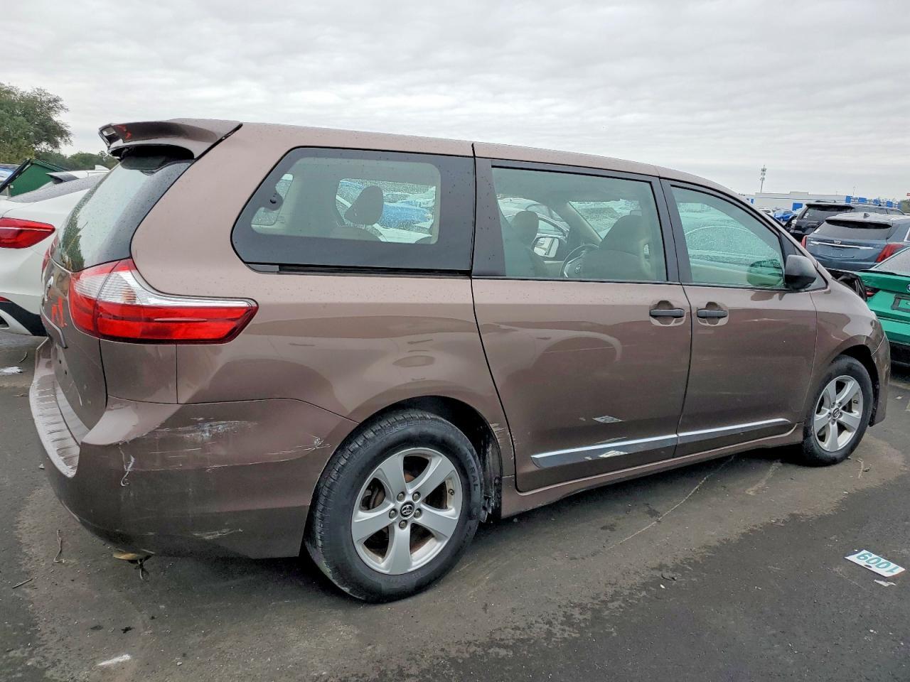 2018 TOYOTA SIENNA