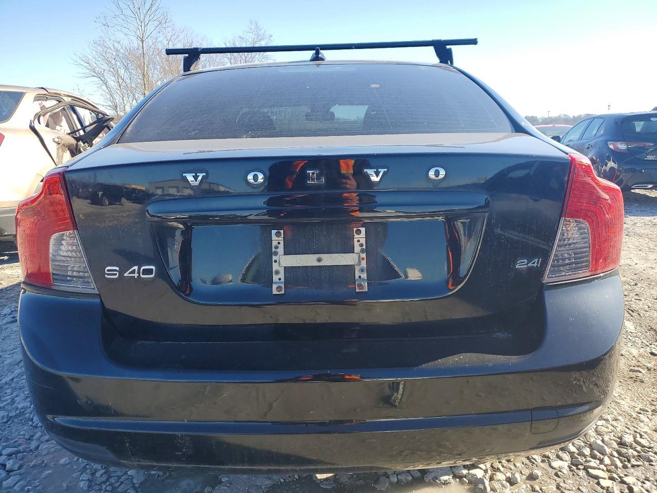 2010 VOLVO S40