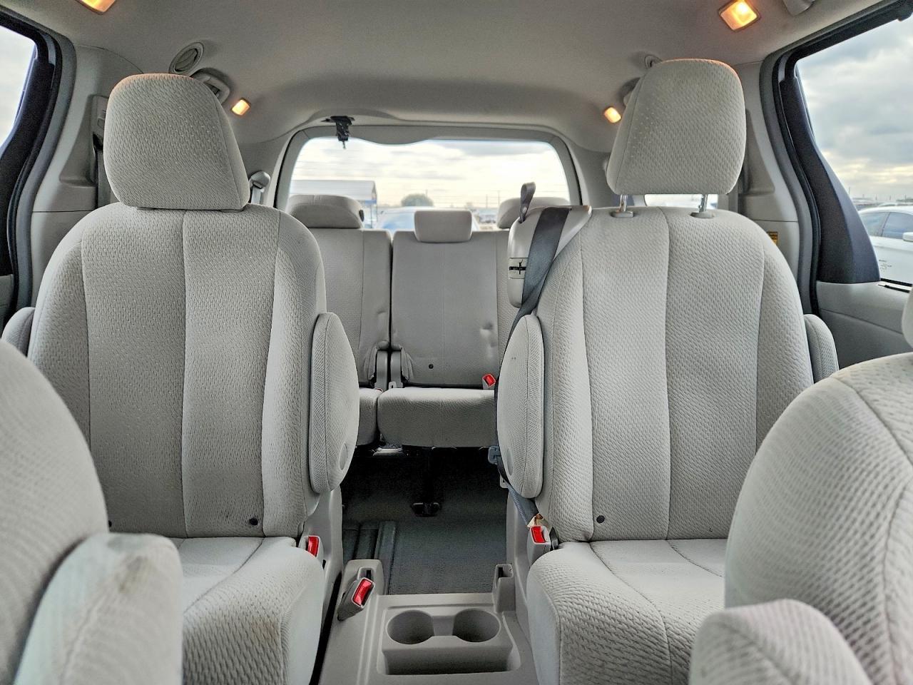 2014 TOYOTA SIENNA