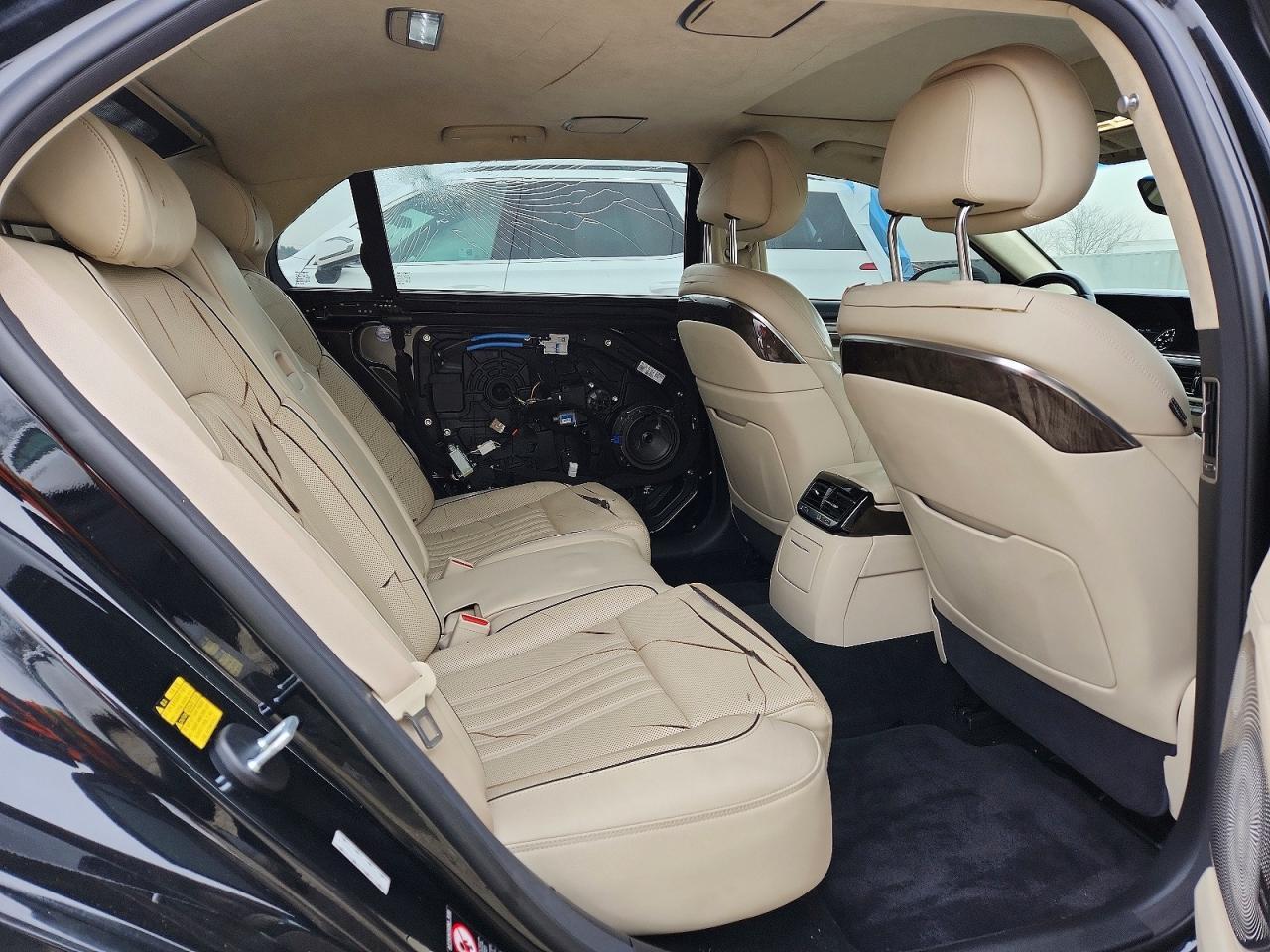 2017 GENESIS G90