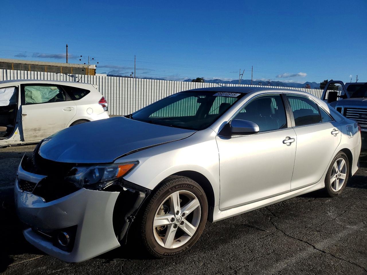 2014 TOYOTA CAMRY