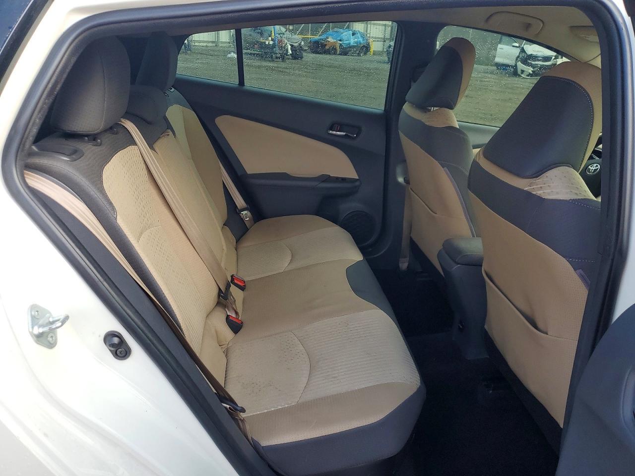 2017 TOYOTA PRIUS