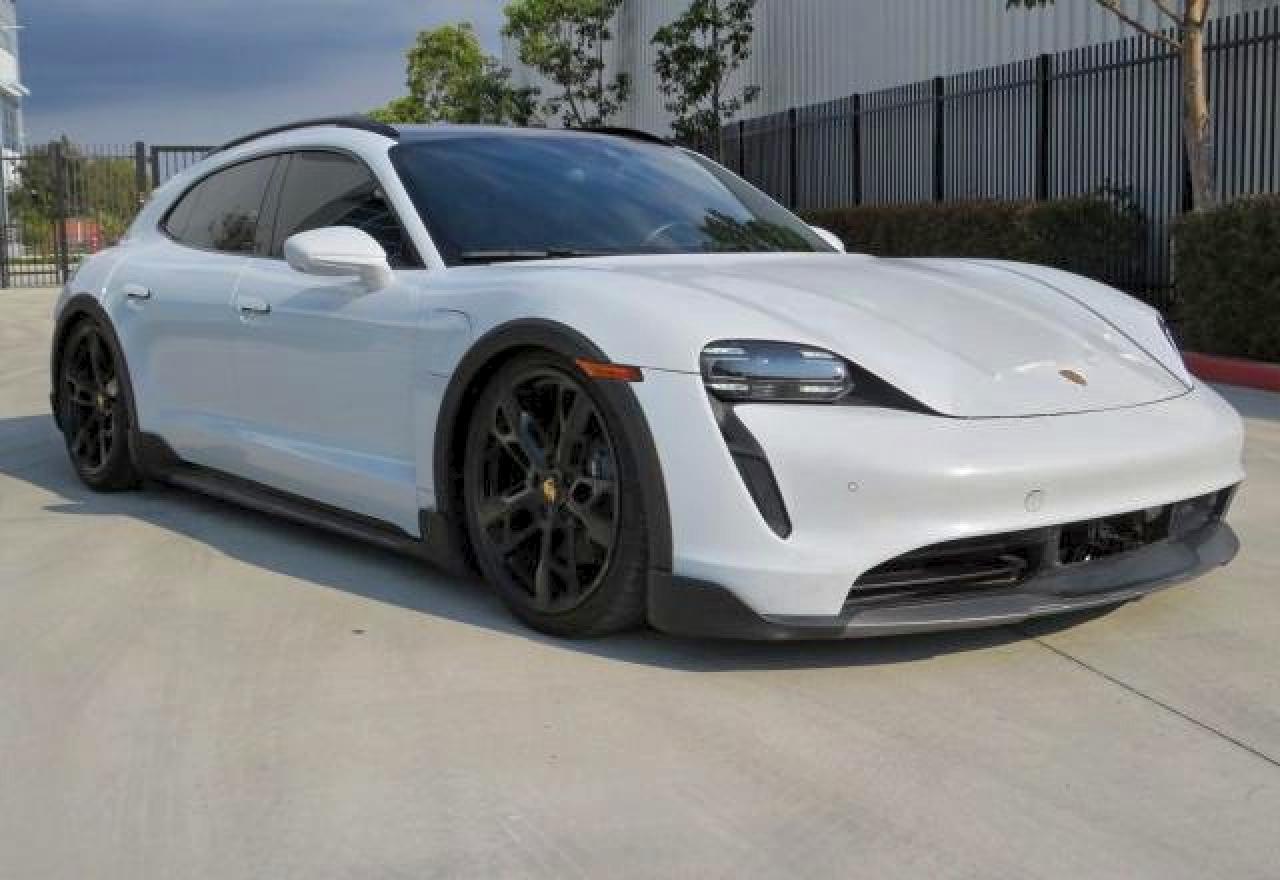2022 PORSCHE Taycan