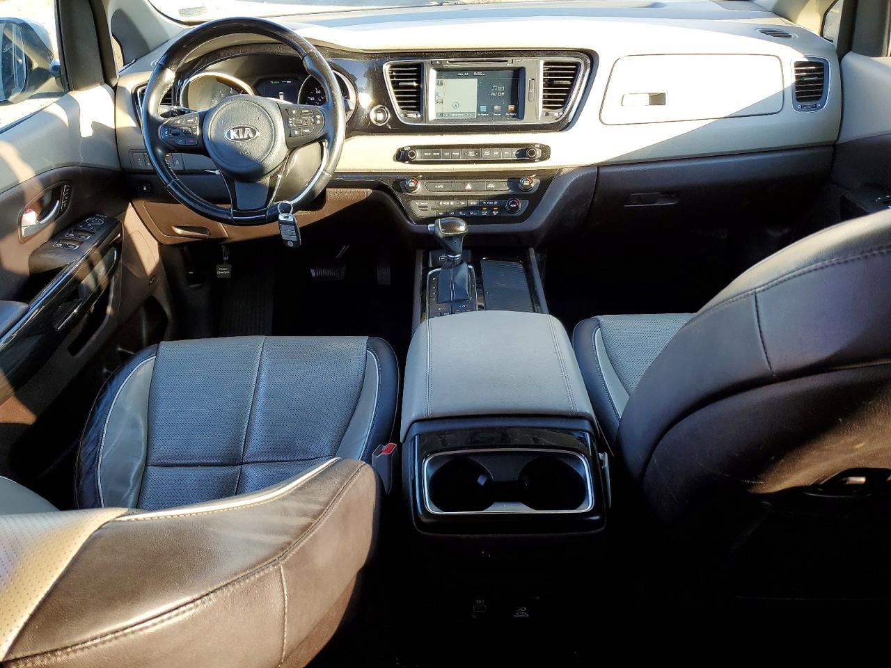 2015 KIA SEDONA