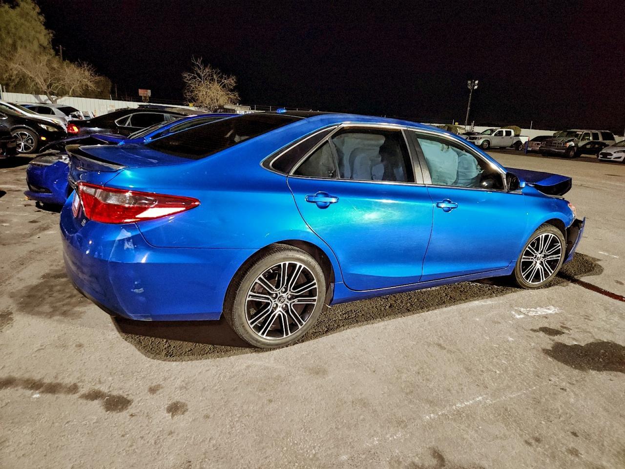 2016 TOYOTA CAMRY