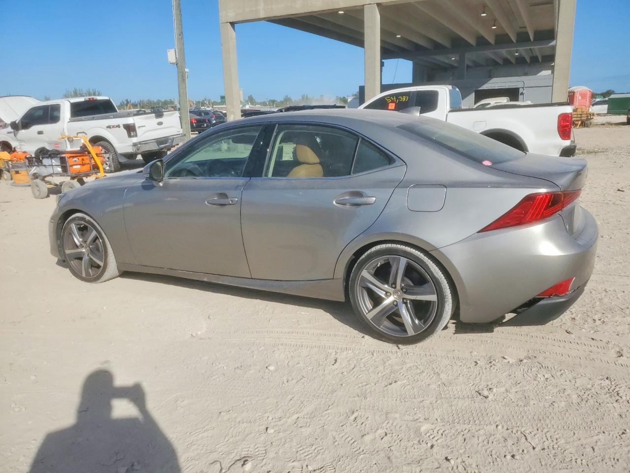 2018 LEXUS IS 300