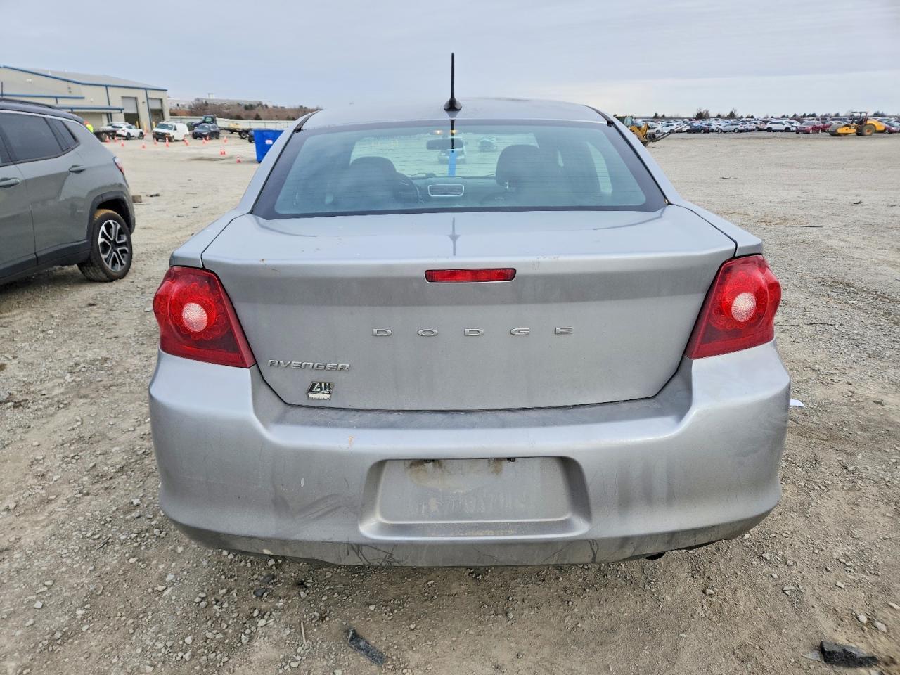 2014 DODGE Avenger