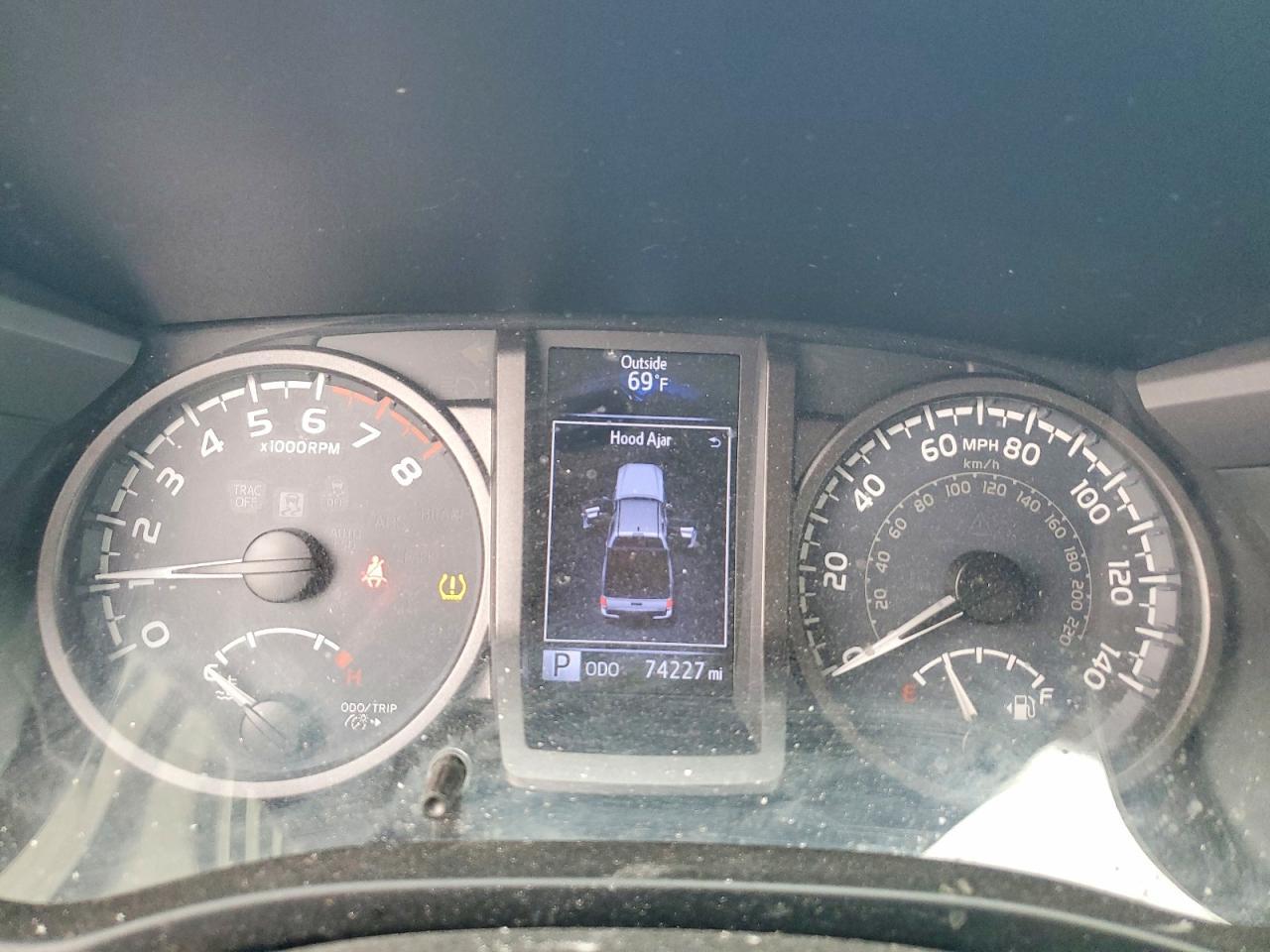 2016 TOYOTA TACOMA