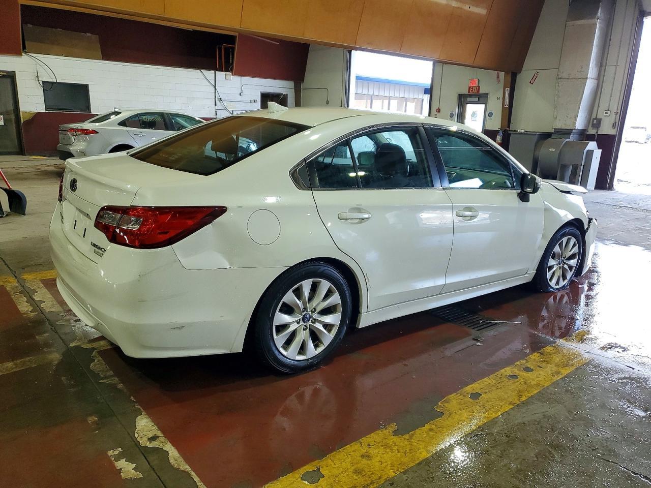 2016 SUBARU Legacy