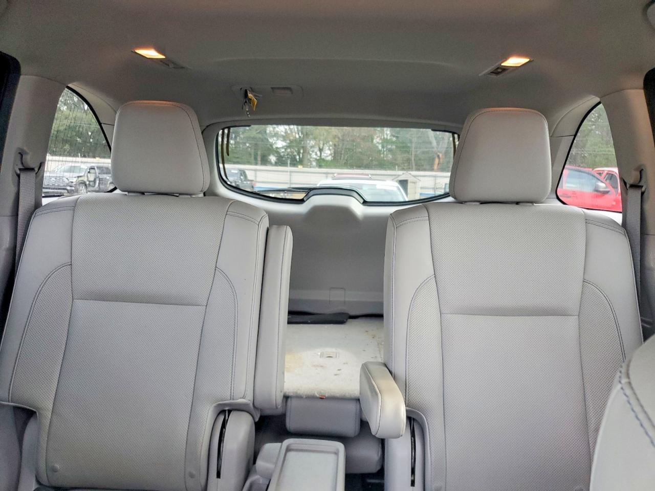 2016 TOYOTA HIGHLANDER