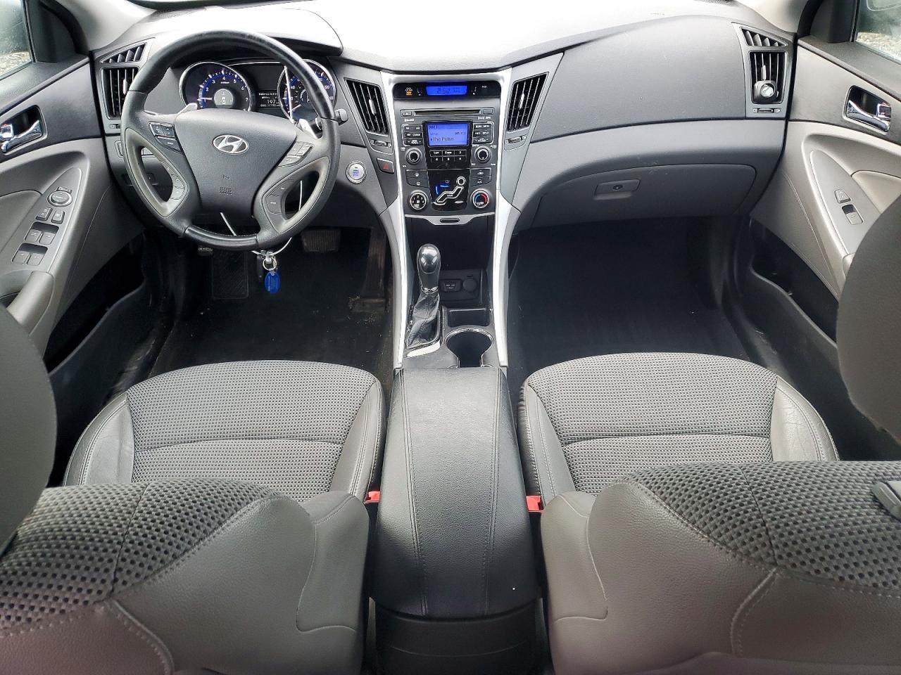 2011 HYUNDAI SONATA
