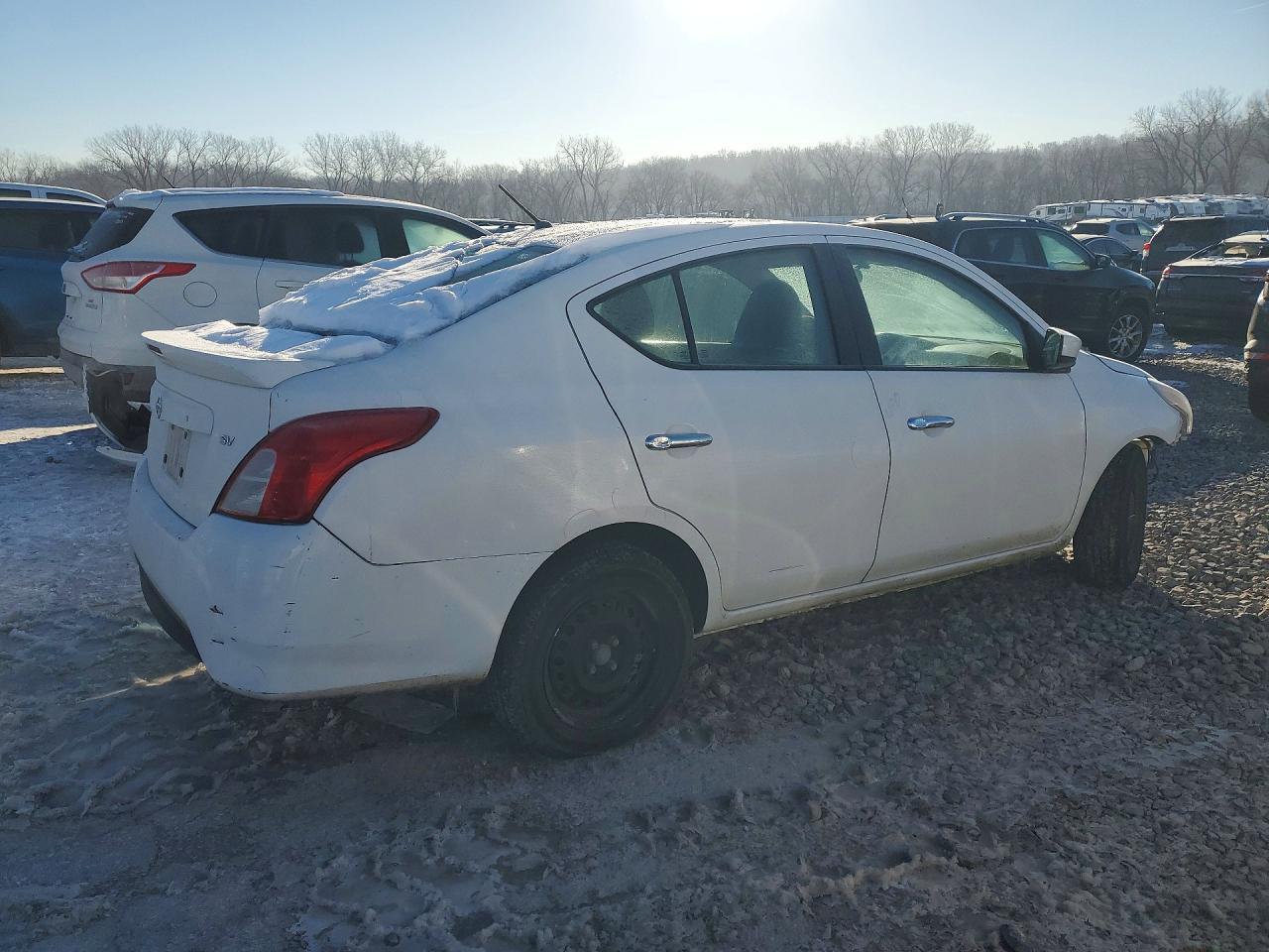 2018 NISSAN VERSA