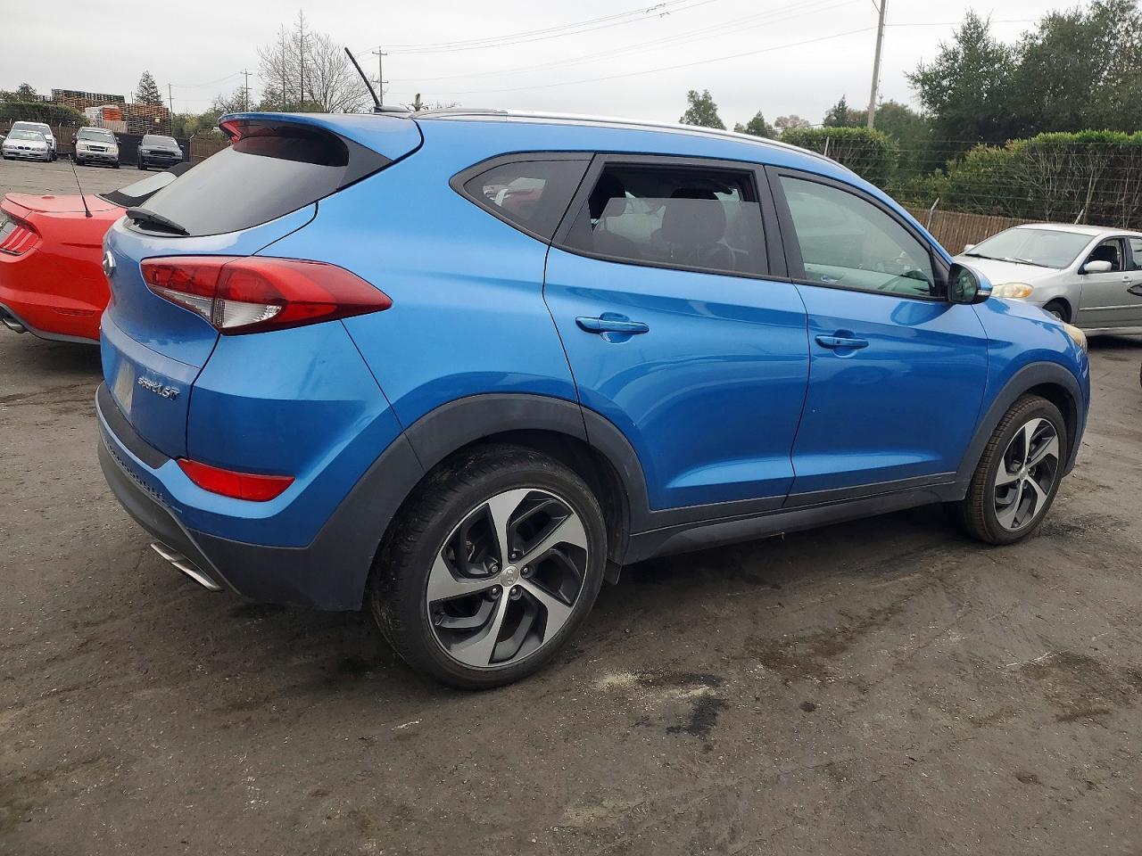 2016 HYUNDAI TUCSON