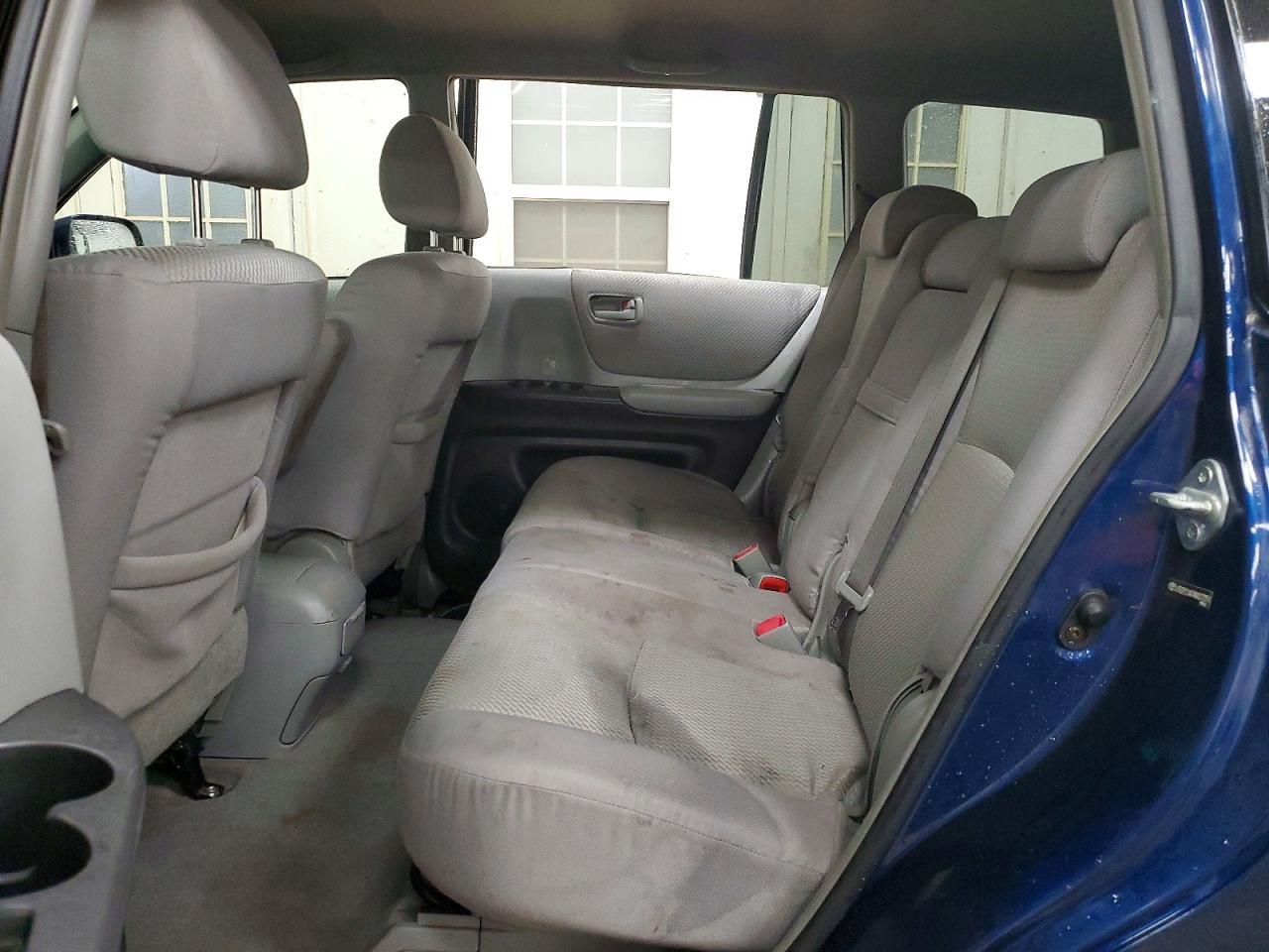 2004 TOYOTA HIGHLANDER