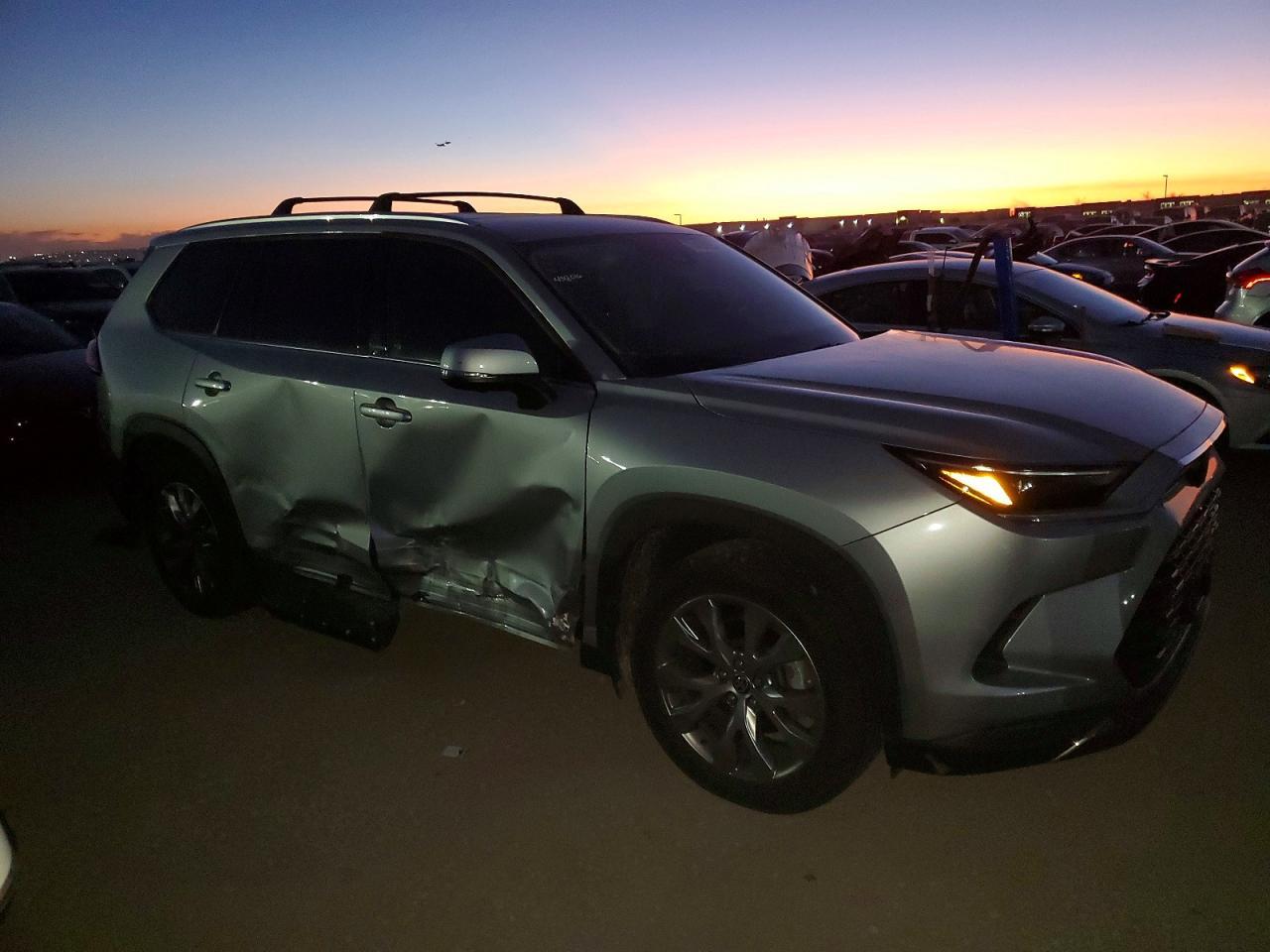 2024 TOYOTA HIGHLANDER