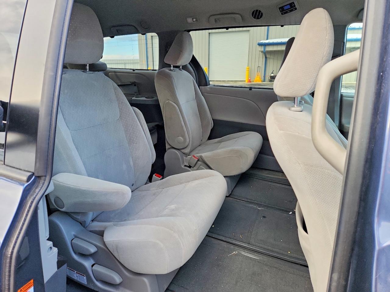 2015 TOYOTA SIENNA