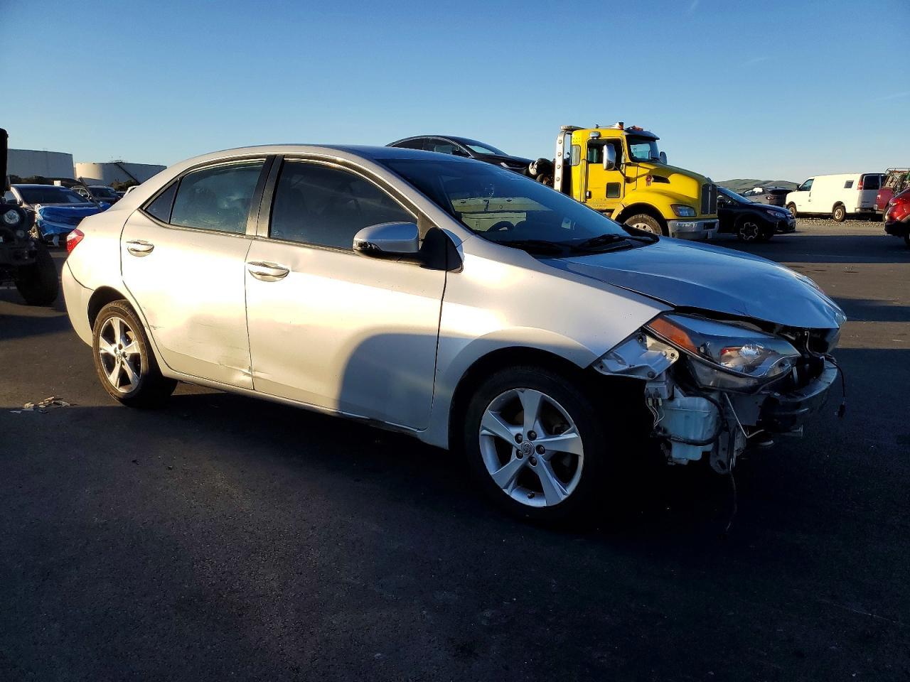 2015 TOYOTA COROLLA