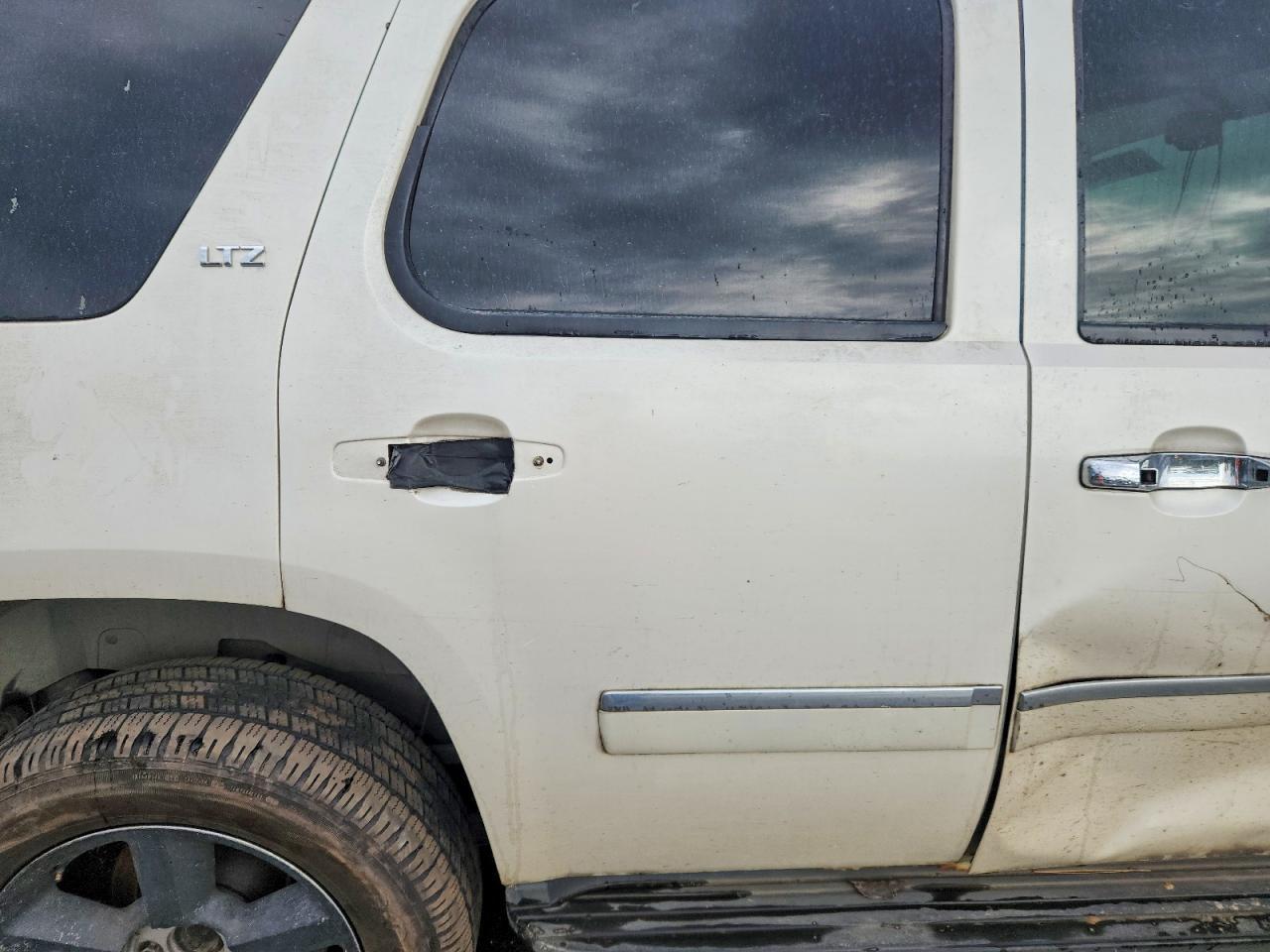 2011 CHEVROLET Tahoe