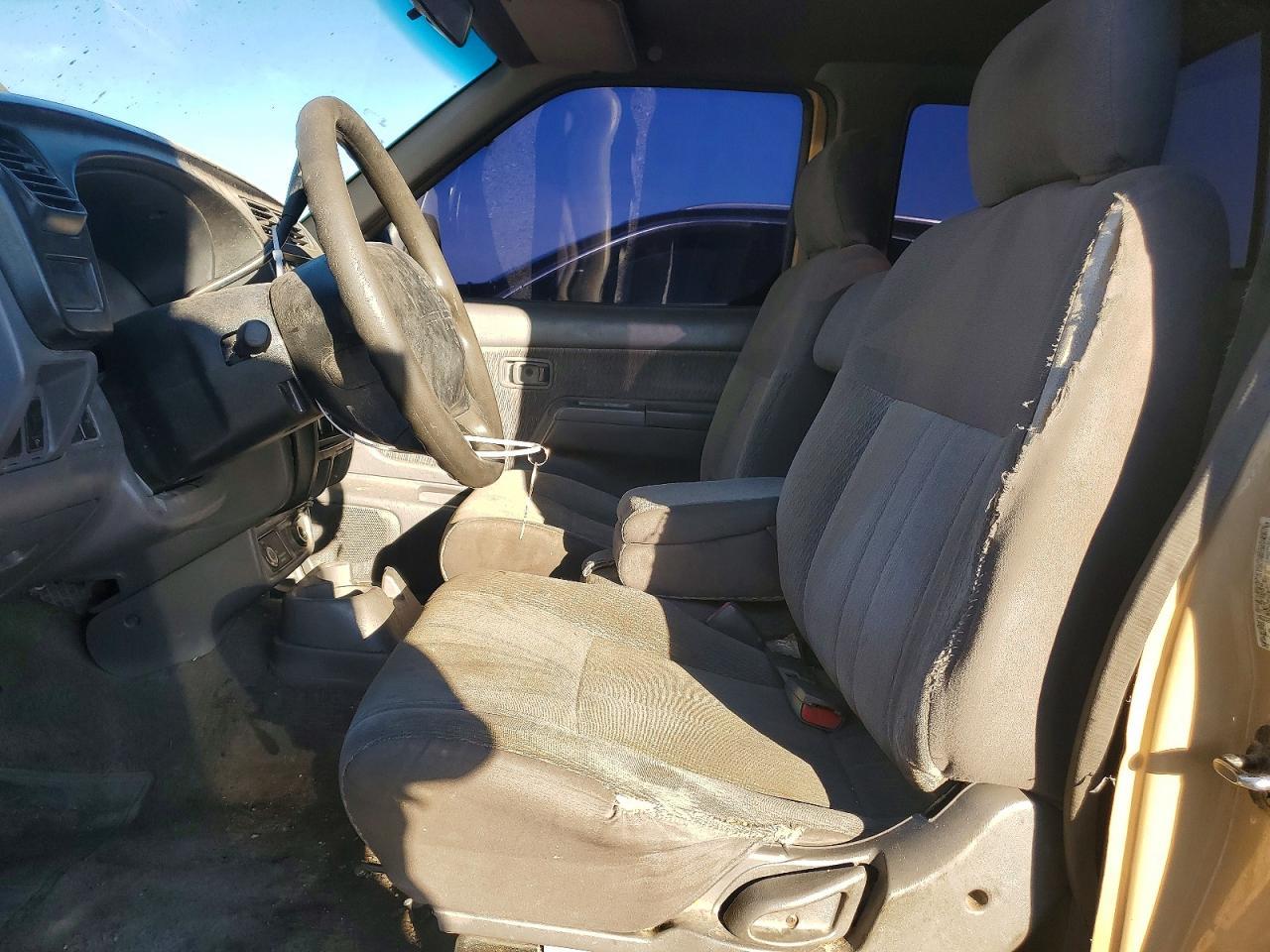 2000 NISSAN Frontier