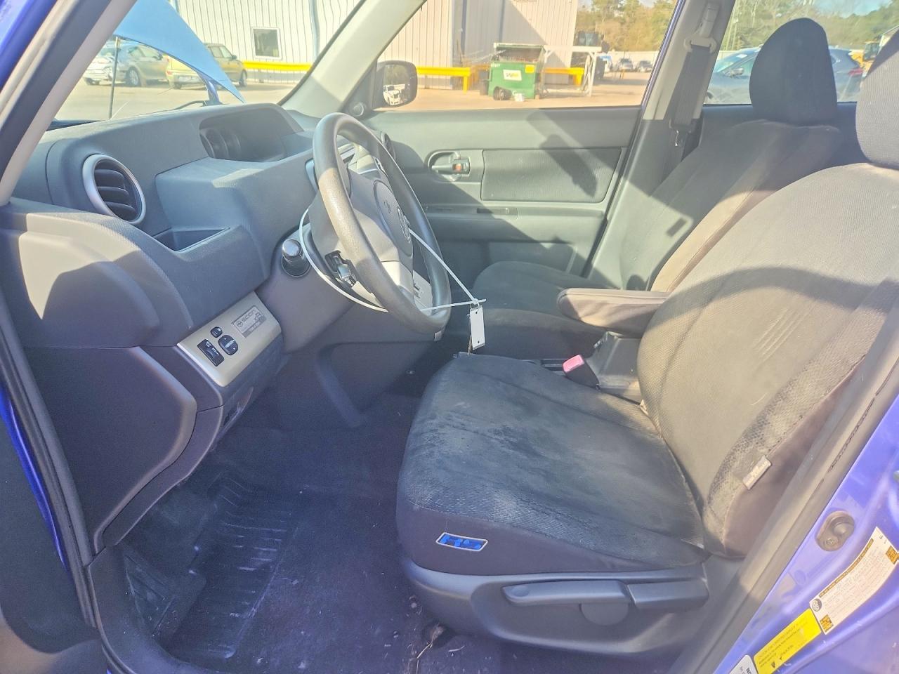 2010 TOYOTA SCION