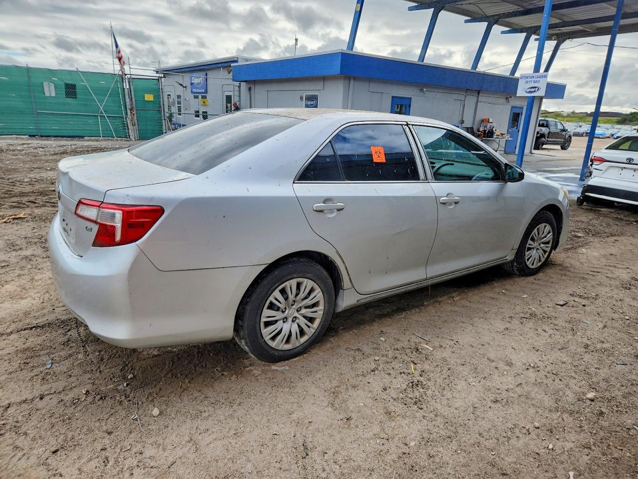 2014 TOYOTA CAMRY
