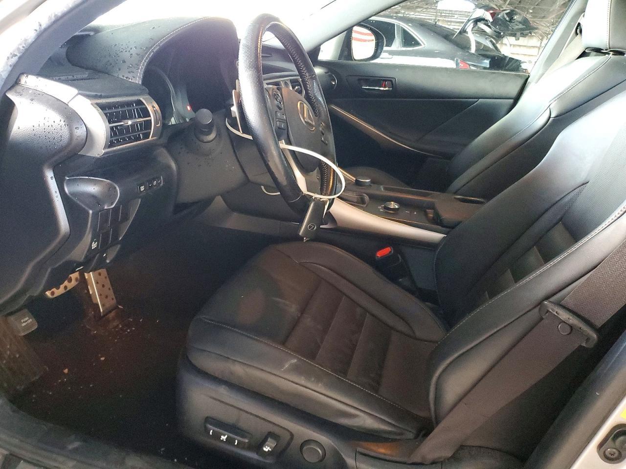 2016 LEXUS IS 200t
