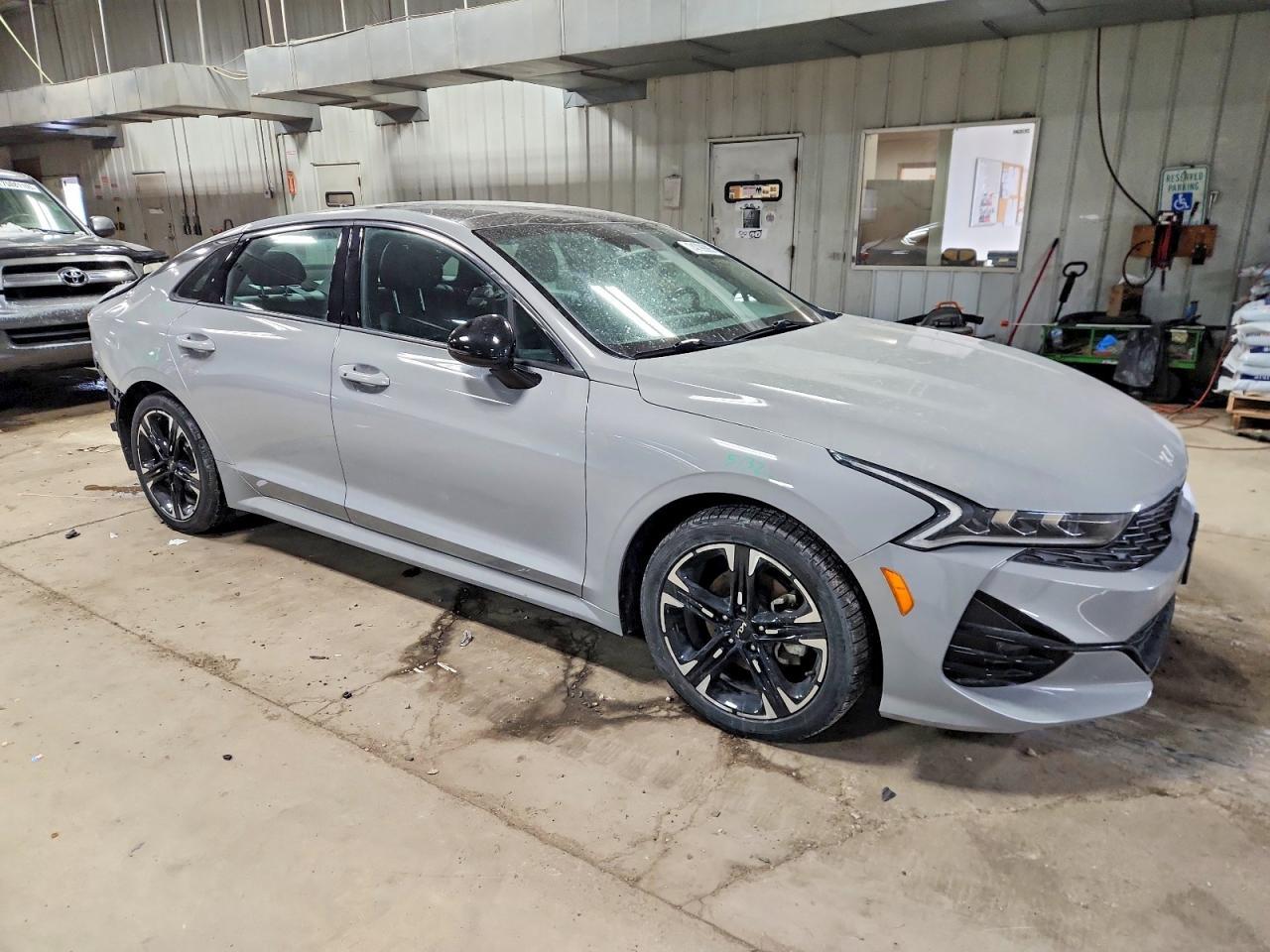 2022 KIA K5