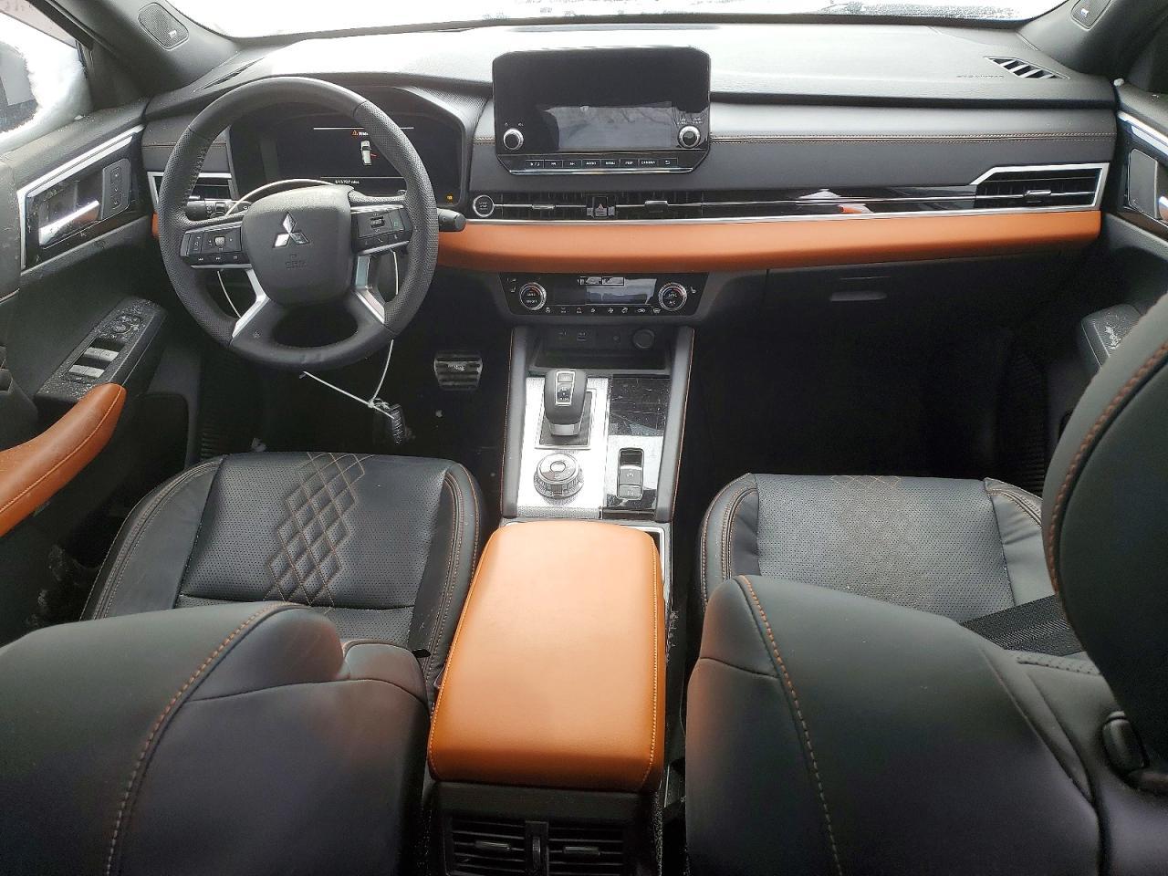 2023 MITSUBISHI outlander