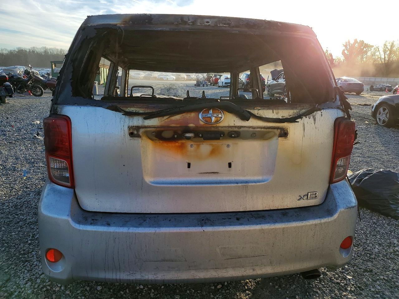 2011 TOYOTA SCION