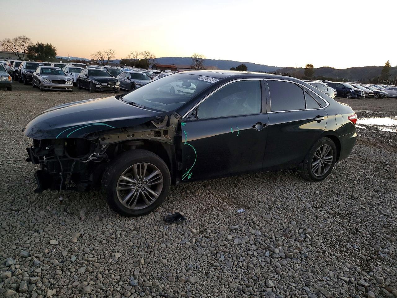 2016 TOYOTA CAMRY