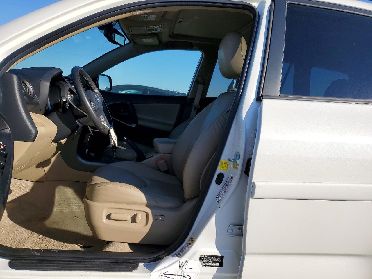 2011 TOYOTA RAV4